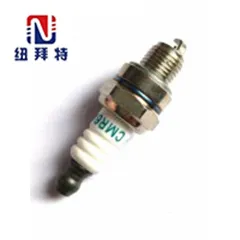 Kan jag använda vilket tändstift som helst för min trimmer?